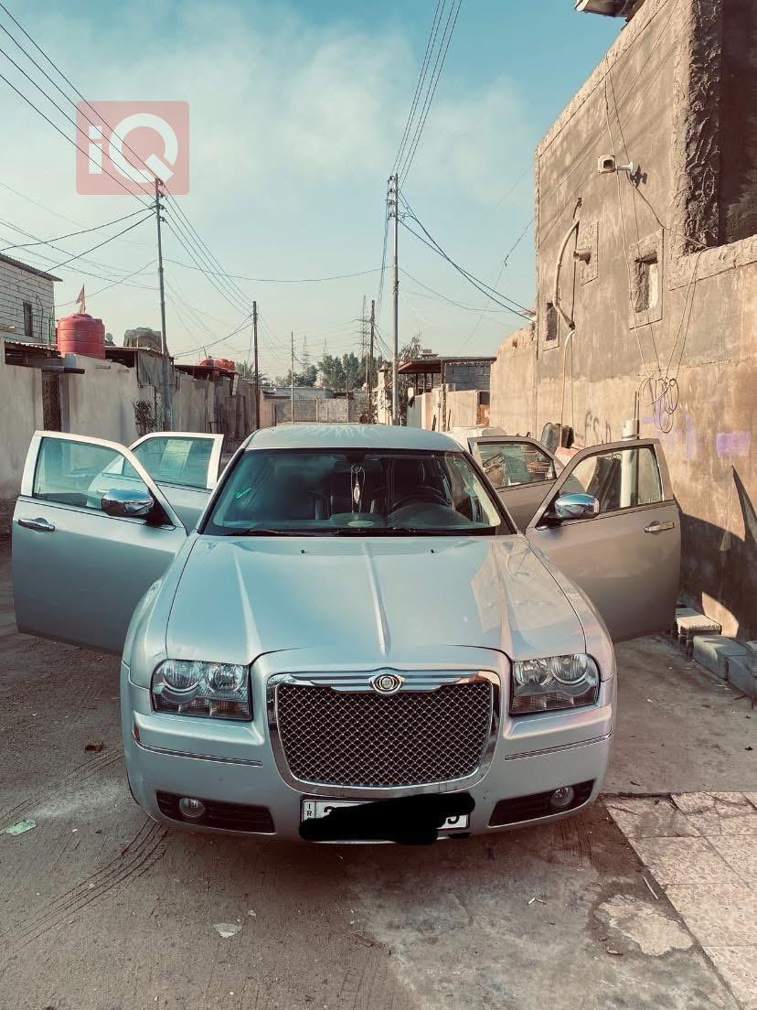 كرايسلر 300